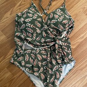 Brand New Cupshe Bathing Suit